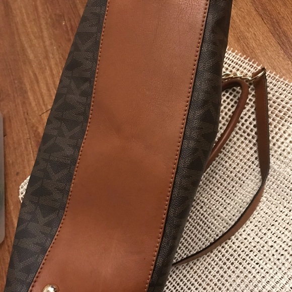 Michael Kors Purse with Strap - Picture 6 of 6